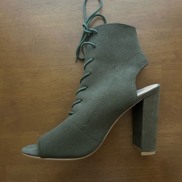 Steve Madden Elegant Green Lace-Up Women's Heels - Picture 1 of 3